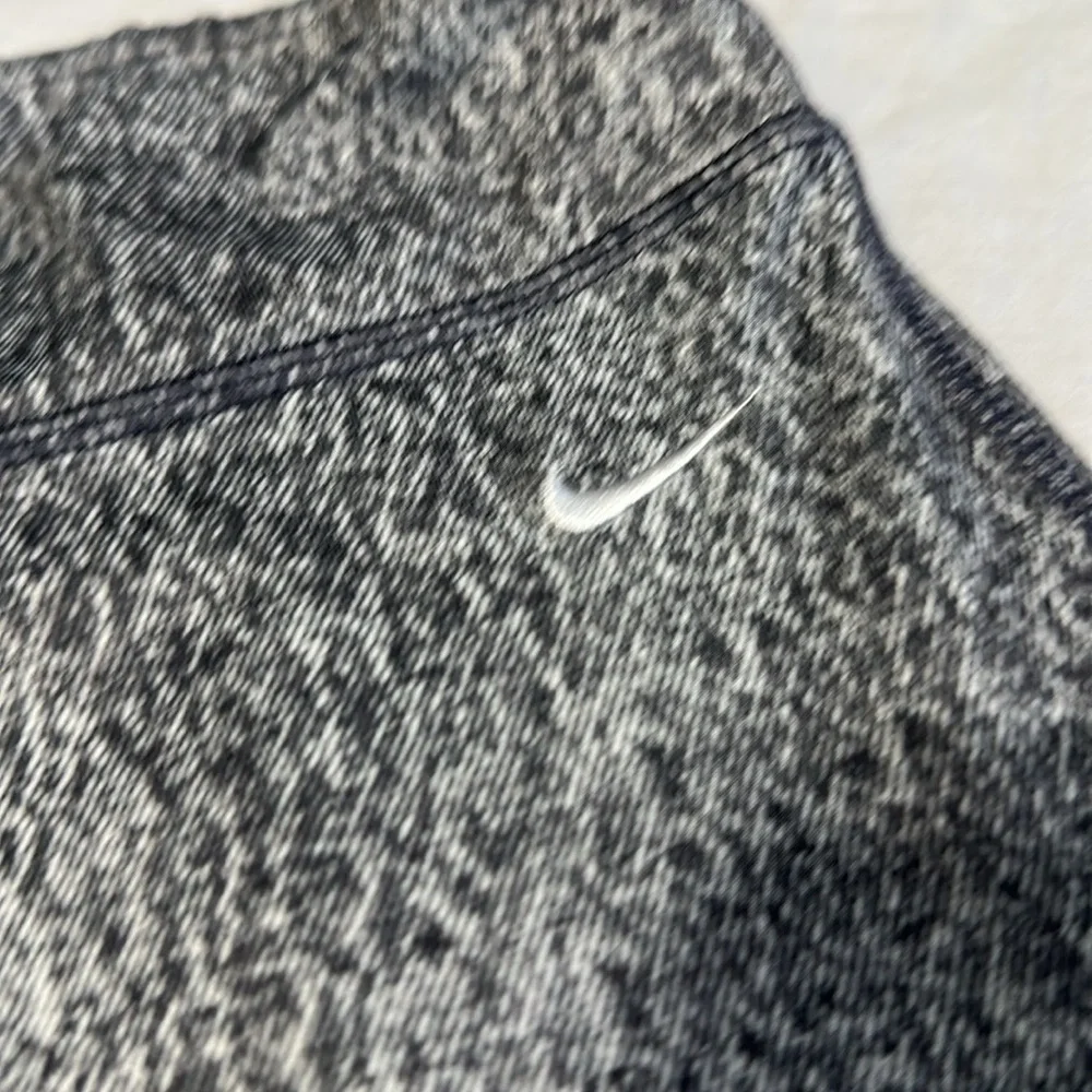 Nike leggings size